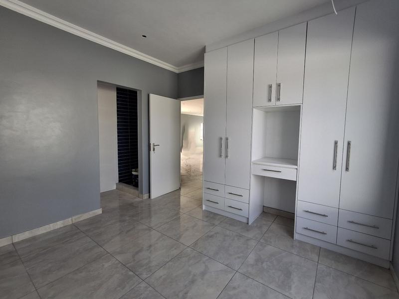 3 Bedroom Property for Sale in Golden Mile Western Cape